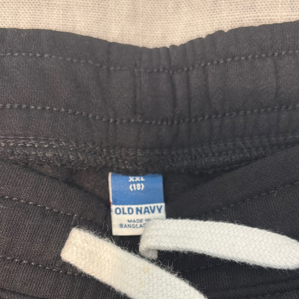 Old Navy Boys Jogger sweatpants - Picture 2 of 3